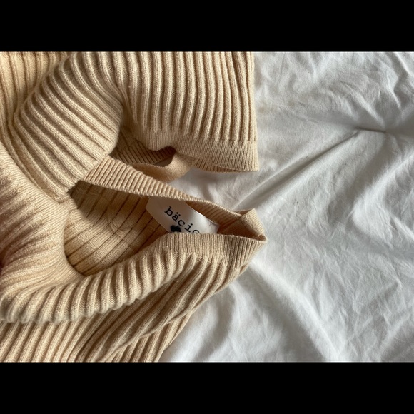 New Bacio Sweater Off The Shoulder Cropped Cream Size S - Picture 3 of 3